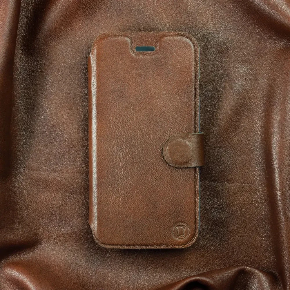Kožené flip pouzdro Mobiwear - Motorola Moto G13 - Hnědé