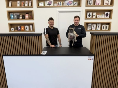 Coolcase prodejna Plzeň, interiér, tým Pavel, Jirka a Amalka