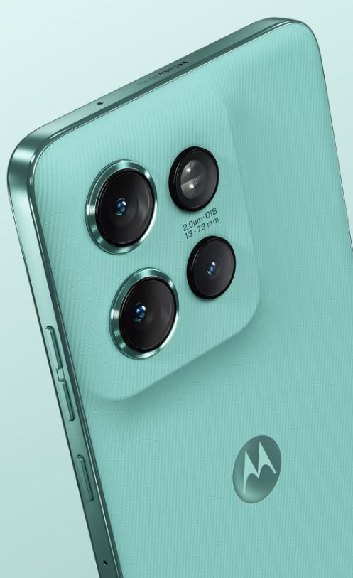 Motorola Edge 60 Neo fotoaparát, tři objektivy včetně teleobjektivu 3x