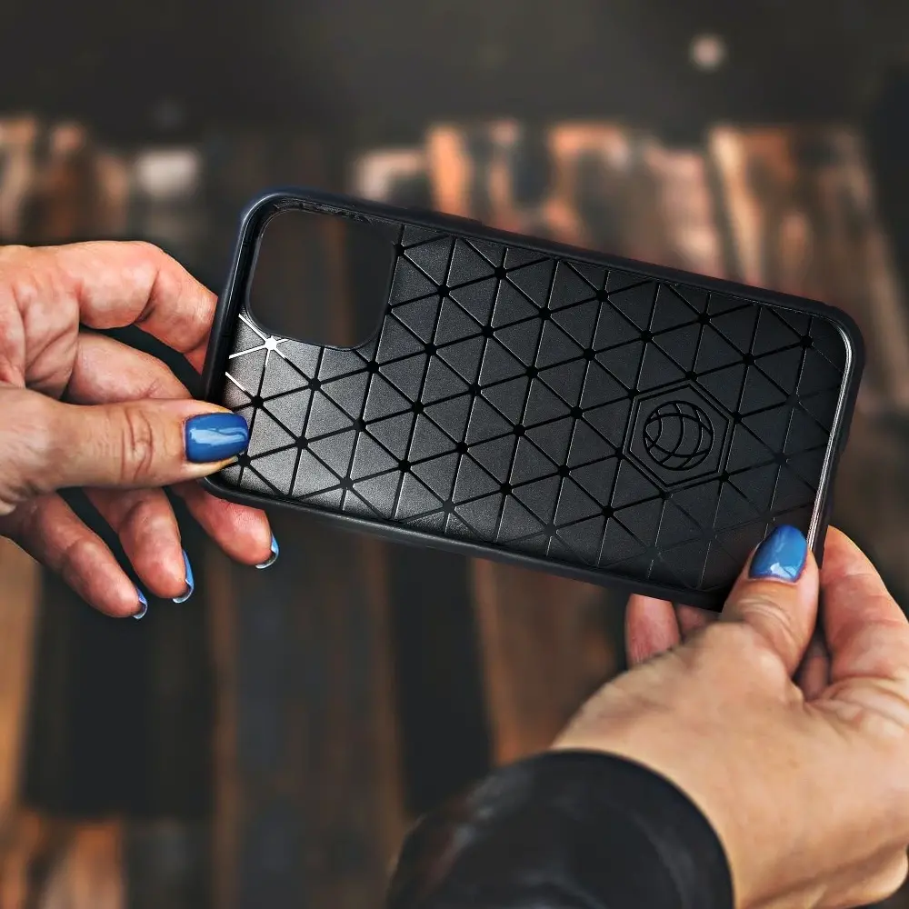 Silikonové pouzdro Coolcase Carbon na mobil Apple iPhone 13 Pro Černé