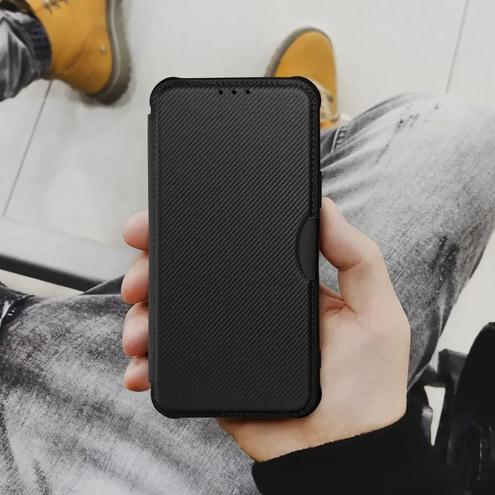 Ultimátní flip pouzdro RAZOR Coolcase Carbon na mobil Apple iPhone 13 černé