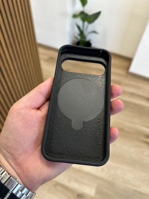 Odolné pouzdro Frost Armor Google Pixel 9 / 9 Pro – černé