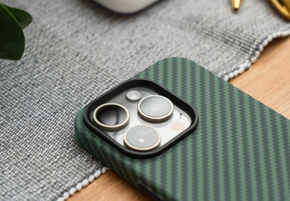 Pouzdro Swissten MagStick Shell s MagSafe pro Apple iPhone 16e / iPhone 17e - zelené