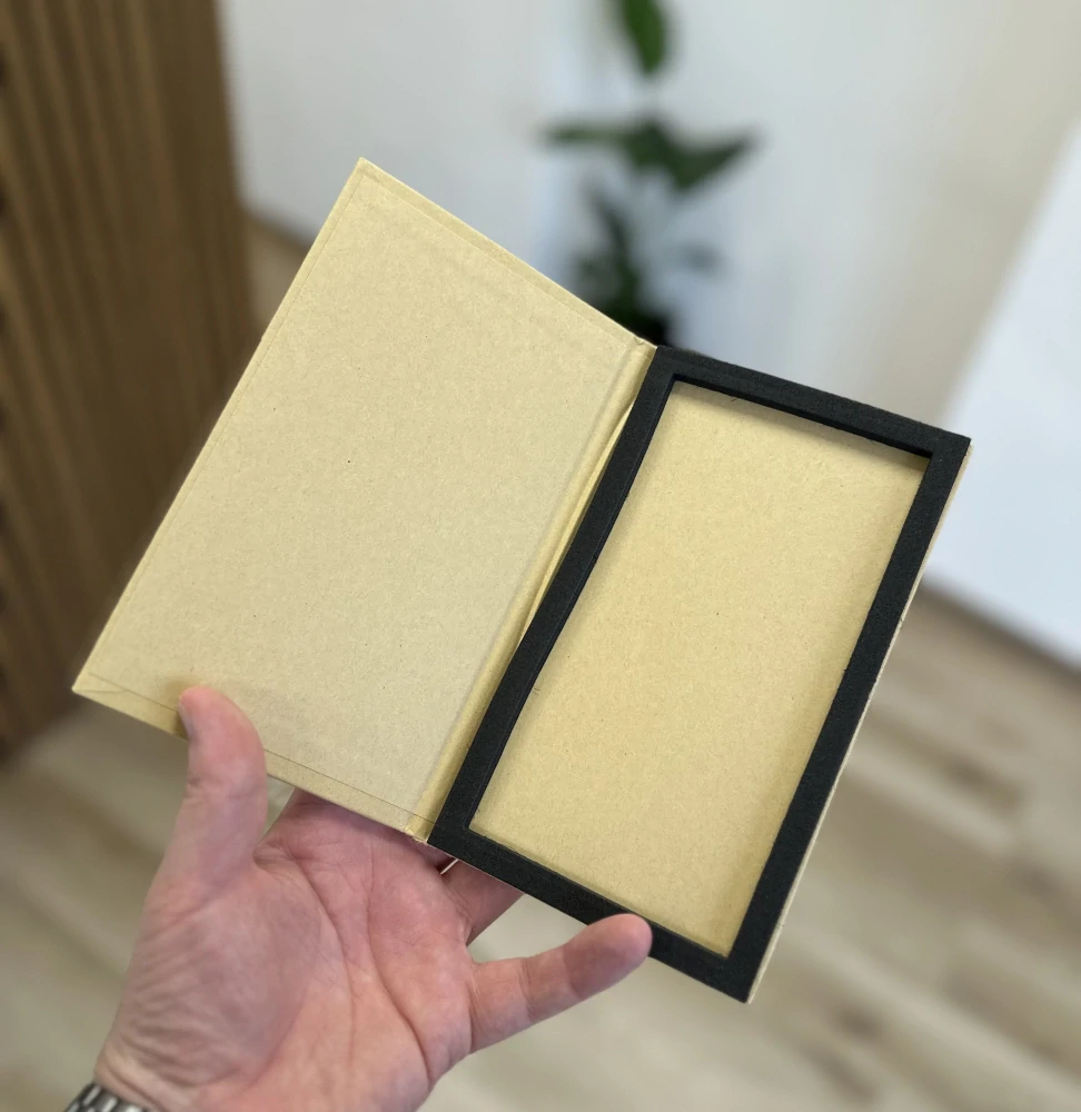 Papírová krabička na ochranné sklo 10,5x 18 cm – béžová