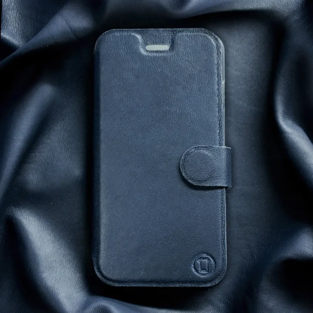 Kožené flip pouzdro na mobil Xiaomi 17 Pro - Mobiwear - modré