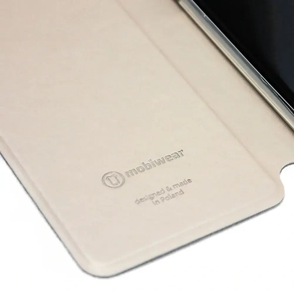 Flip pouzdro Mobiwear Soft Touch - Motorola Moto G84 5G - Černé - béžové - VÝPRODEJ