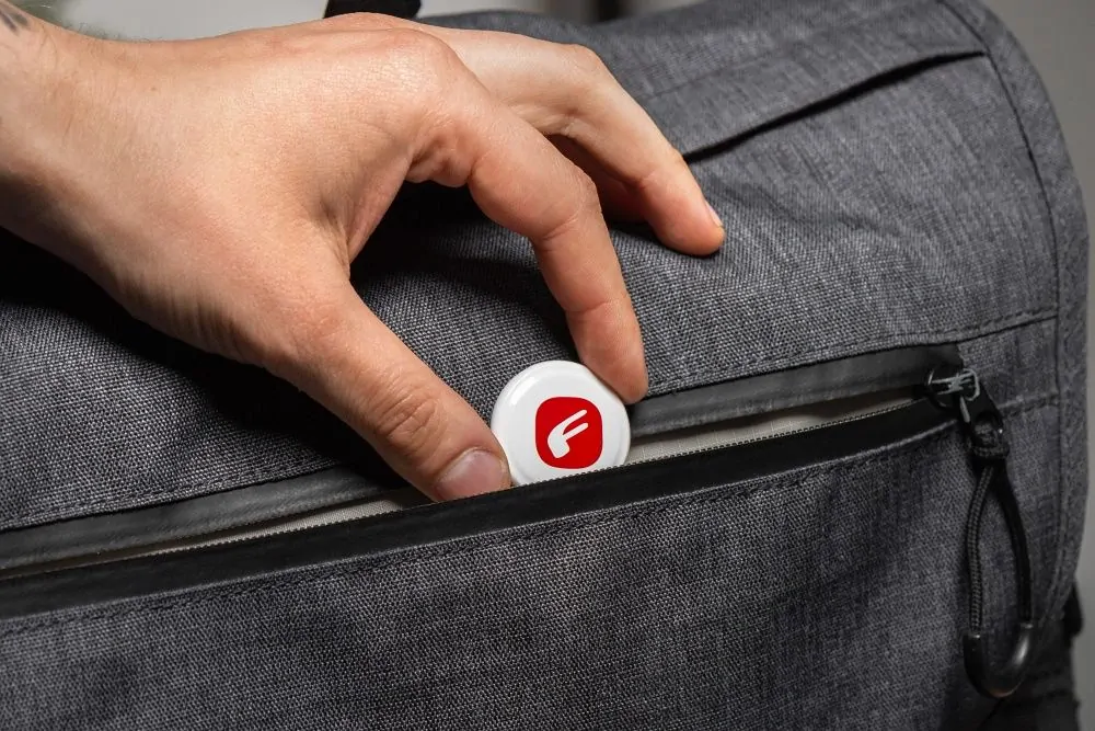 Chytrý lokátor FORCELL F-PROTECT F-TAG F01 kompatibilní s Apple Find My (Najít) - bílý