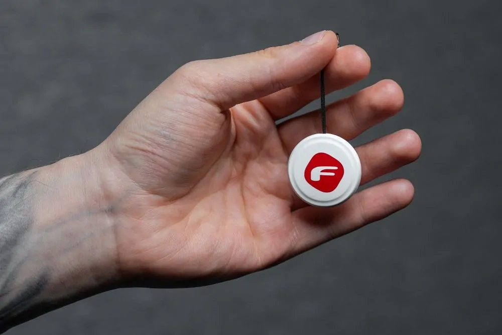 Chytrý lokátor FORCELL F-PROTECT F-TAG F01 kompatibilní s Apple Find My (Najít) - bílý