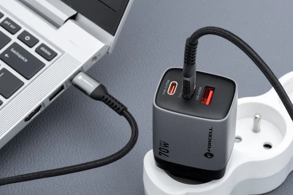 Rychlá nabíječka Forcell F-Energy GaN III 70W 2x USB-C + USB-A - šedá s LCD