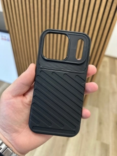 Pouzdro Forcell Thunder iPhone 17 Pro – černé