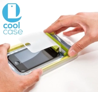 Profesionální nalepení ochranné fólie na displej telefonu na prodejně Přemyslova 21, Plzeň